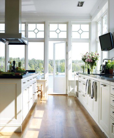 white kitchen cabinets are timeless