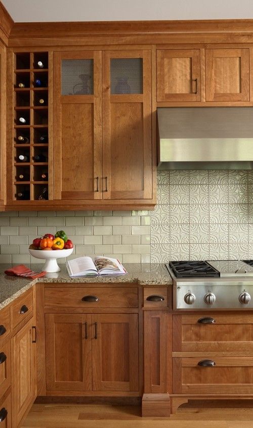 Best Backsplash Colour For Stained Wood, Kitchen Backsplash Tile Ideas With Wood Cabinets