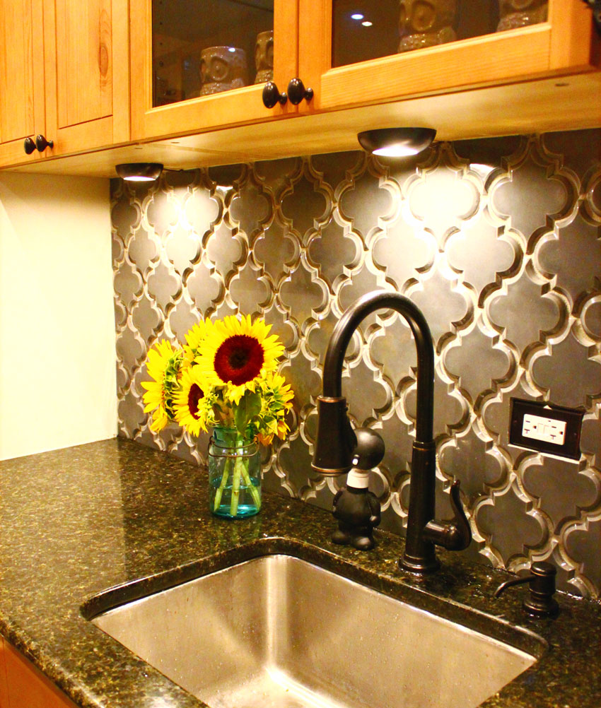 How to Decorate with Black Tile Colour in Tiles