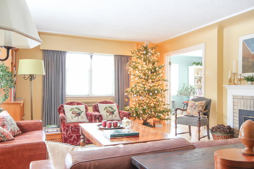 Holiday Lace Christmas Tree | Living Room
