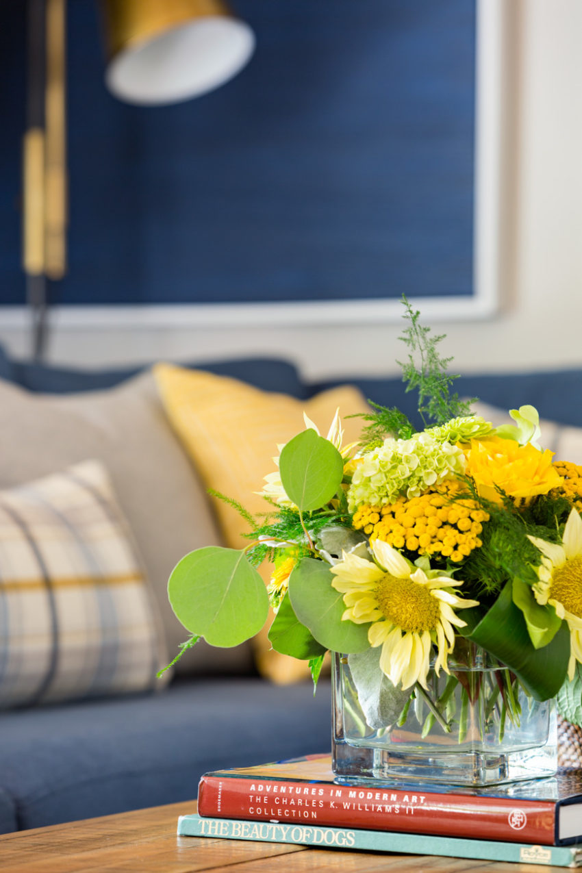 Family Room | Living Room | Decorating with Blue & Yellow | Tablescape Design