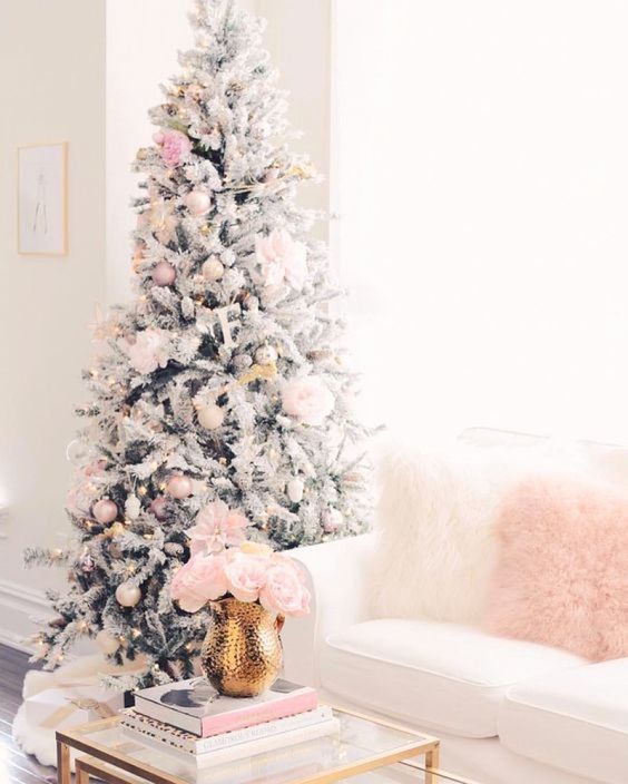 4 Holiday Colour Trends that You'll Want to Keep All Year