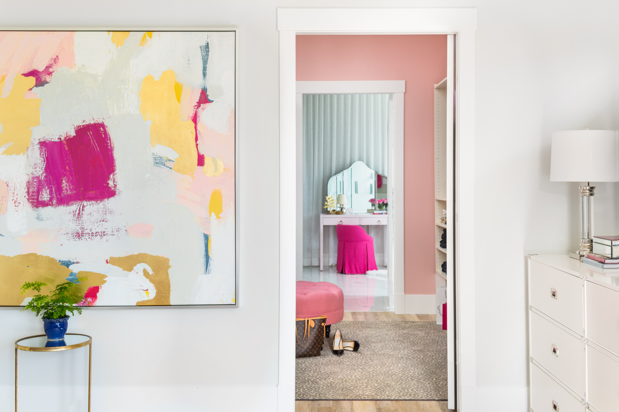 Decorating with Pink | Walk In Closet Design | Master Ensuite Bathroom Design | Bedroom Artwork