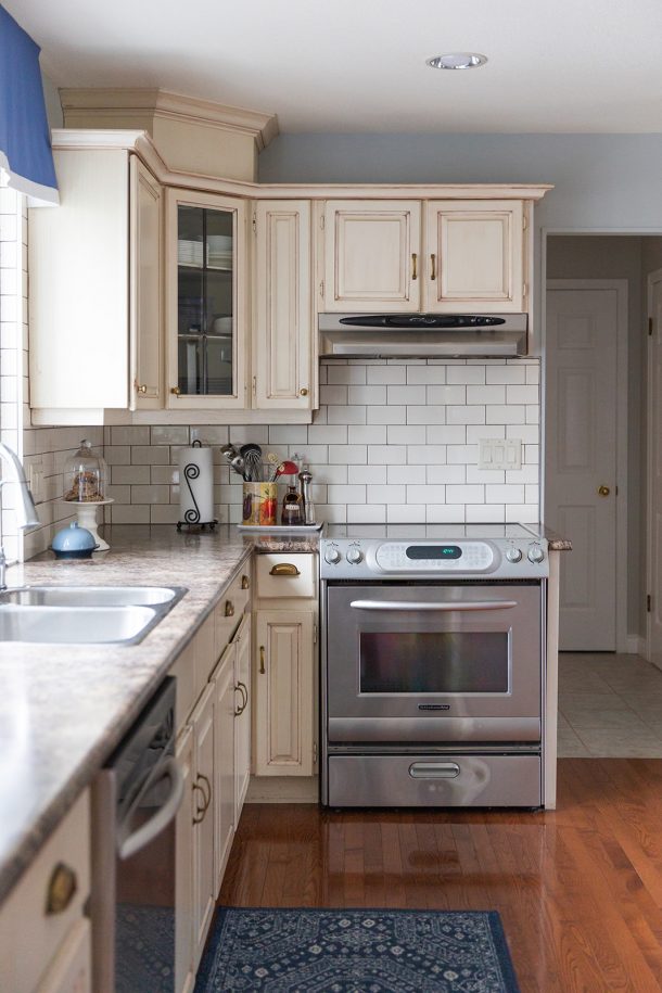 My Sister Elizabeth's Fresh (But Still Tuscan) Kitchen Makeover