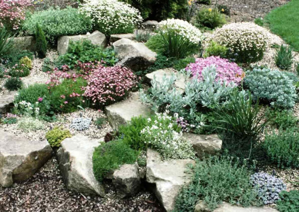 Ask Maria: Help me Choose a Colour for my Retaining Wall - Exterior Colour