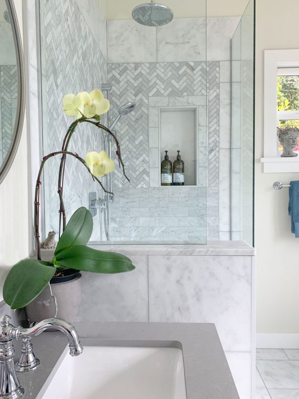 What Countertop Looks Good With Carrara Marble Bathrooms   Side View Carrara 610x813 