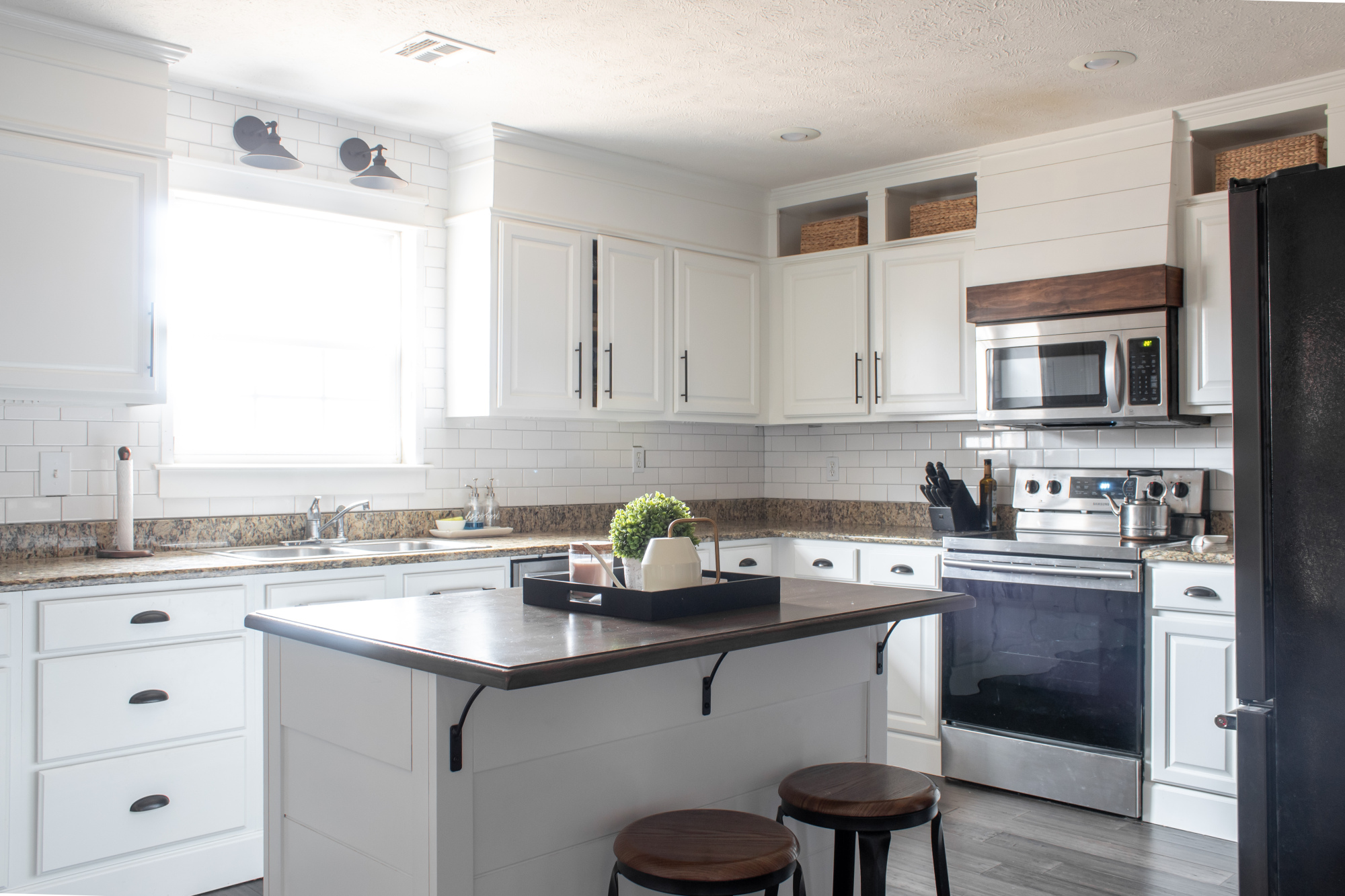 Kitchen Backsplash White Cabinets Brown Countertop Kitchen Info   White Backsplash Granite 