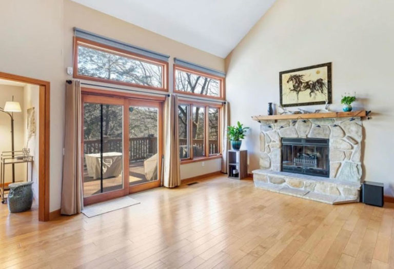 What Colour Works with Orange Wood? How to Choose Colour