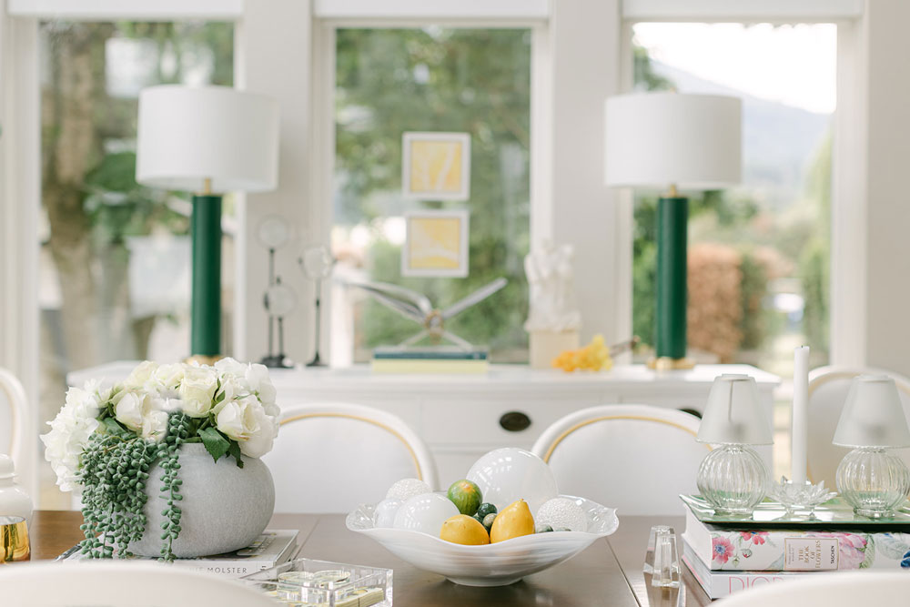 Dining table vignette with lamps