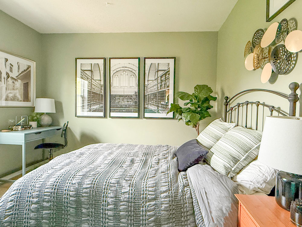 Green and charcoal teen bedroom