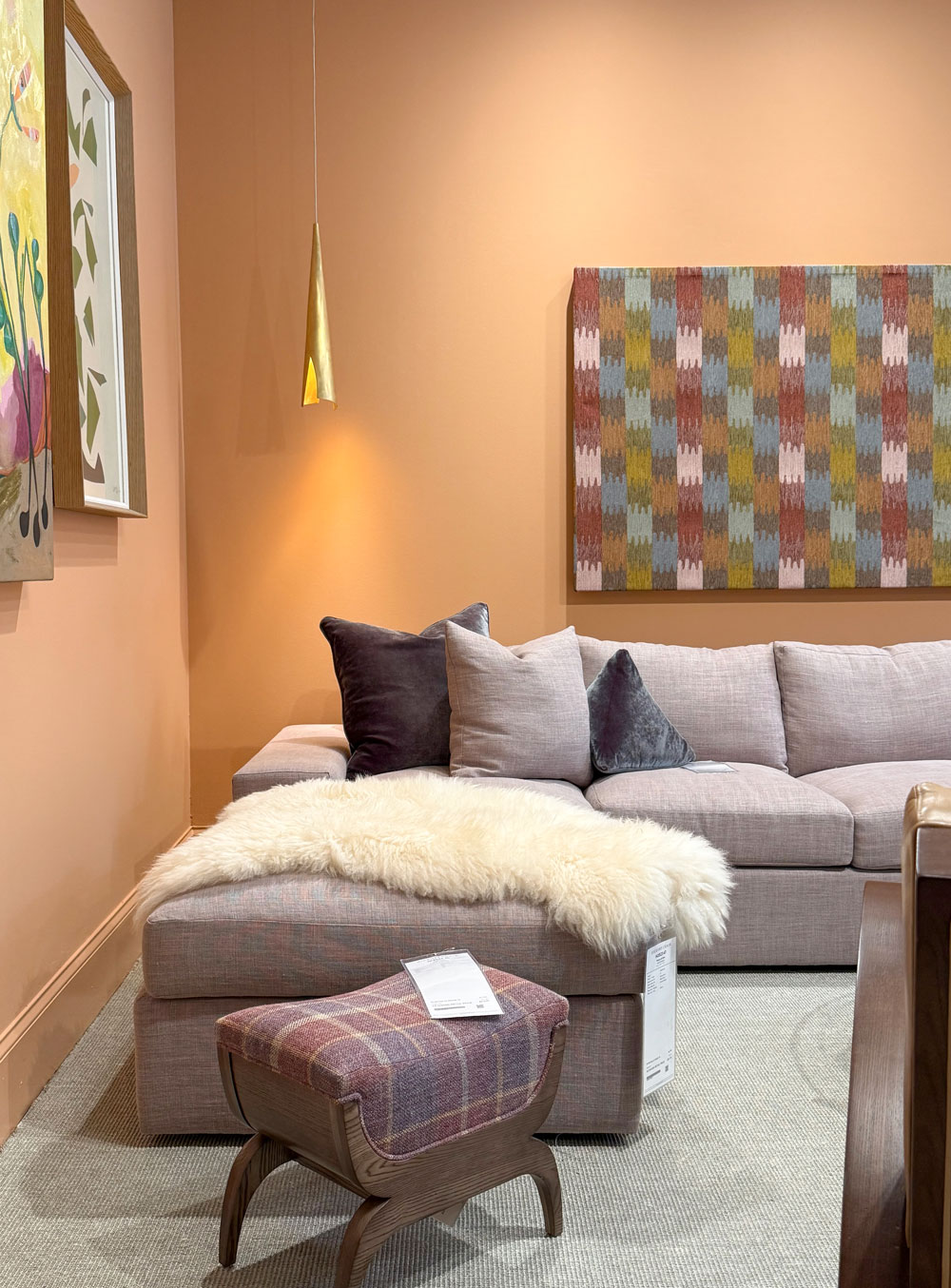apricot walls with mauve and burgundy
